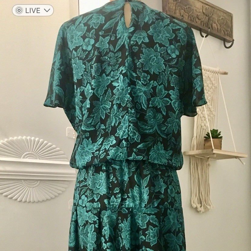 Vintage Dress short sleeve Green and Black Floral Print Sz. 10 Items California