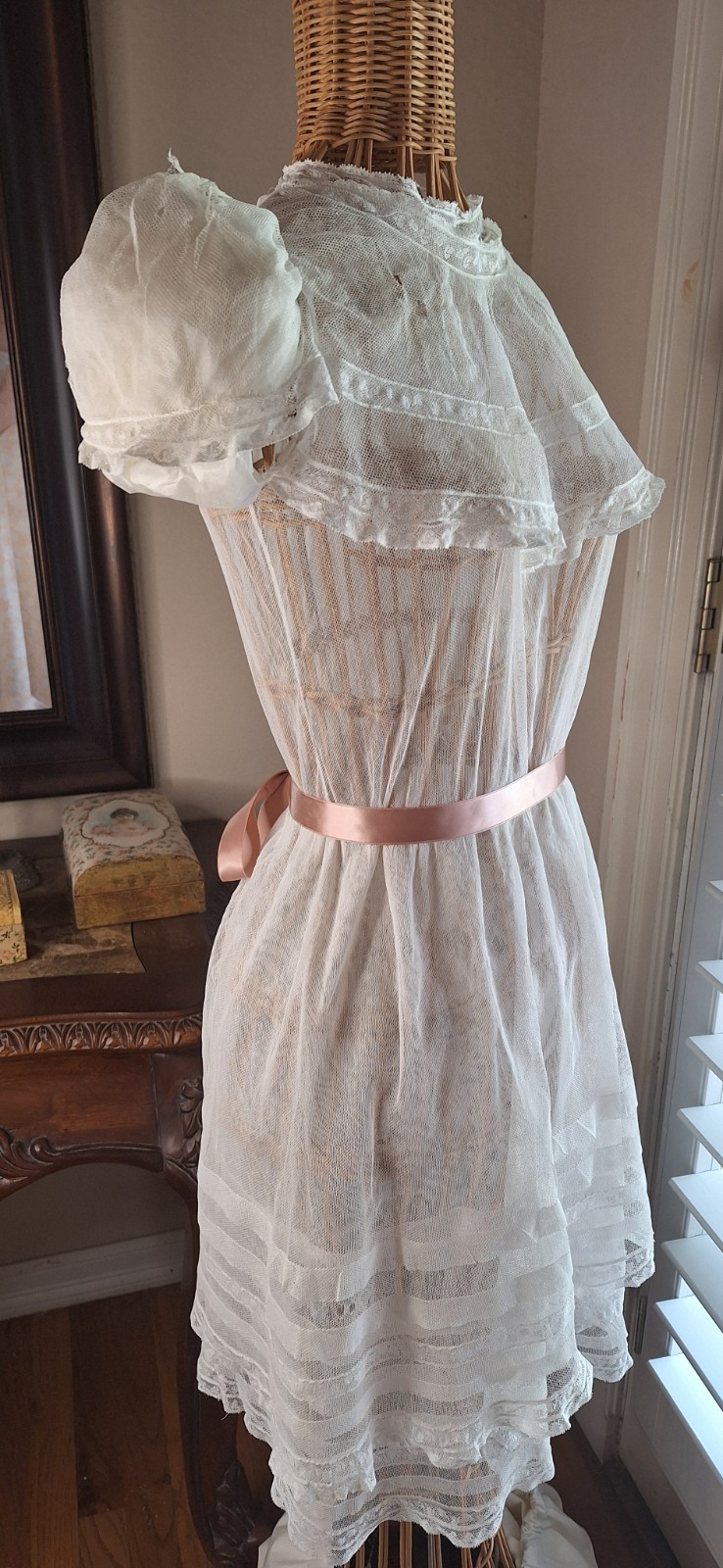 Vintage 1930s 1940s Beautiful Net and Lace Summer Dress Or Tea Dress