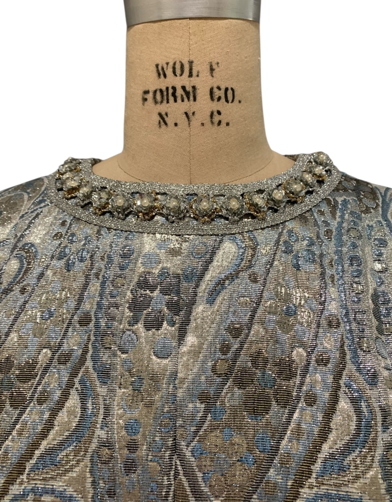 Vintage 60s/70s Women&rsquo;s Empire Waist Metallic Paisley Brocade Dress – Size XS/S