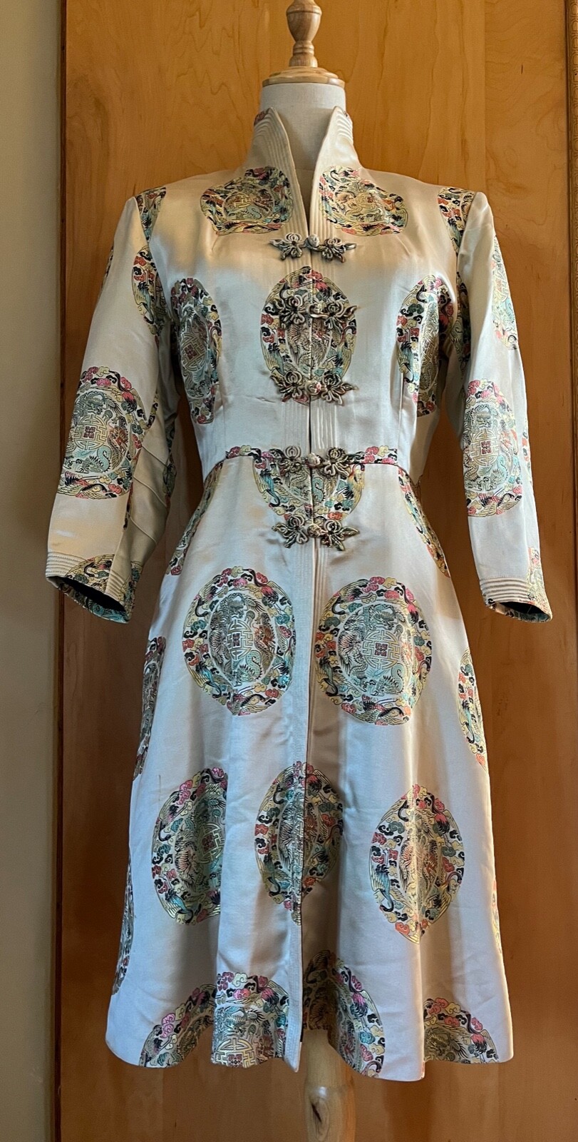 WOMEN&rsquo;S VINTAGE DYNASTY HONG KONG CHINESE SILK BROCADE DRESS COAT JACKET XS / S