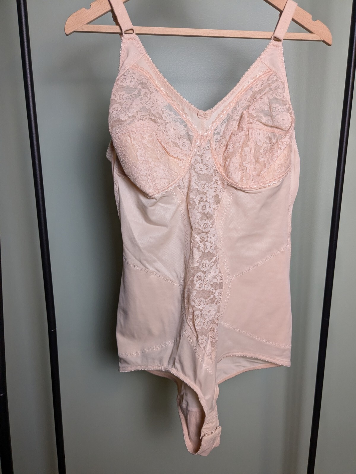 Lace Shapewear Pale Pink/Beige Undergarment