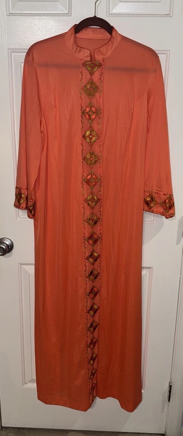 Vintage 70&rsquo;s Gossard Artemis Size Large Robe Orange Embroidered Rare Find!