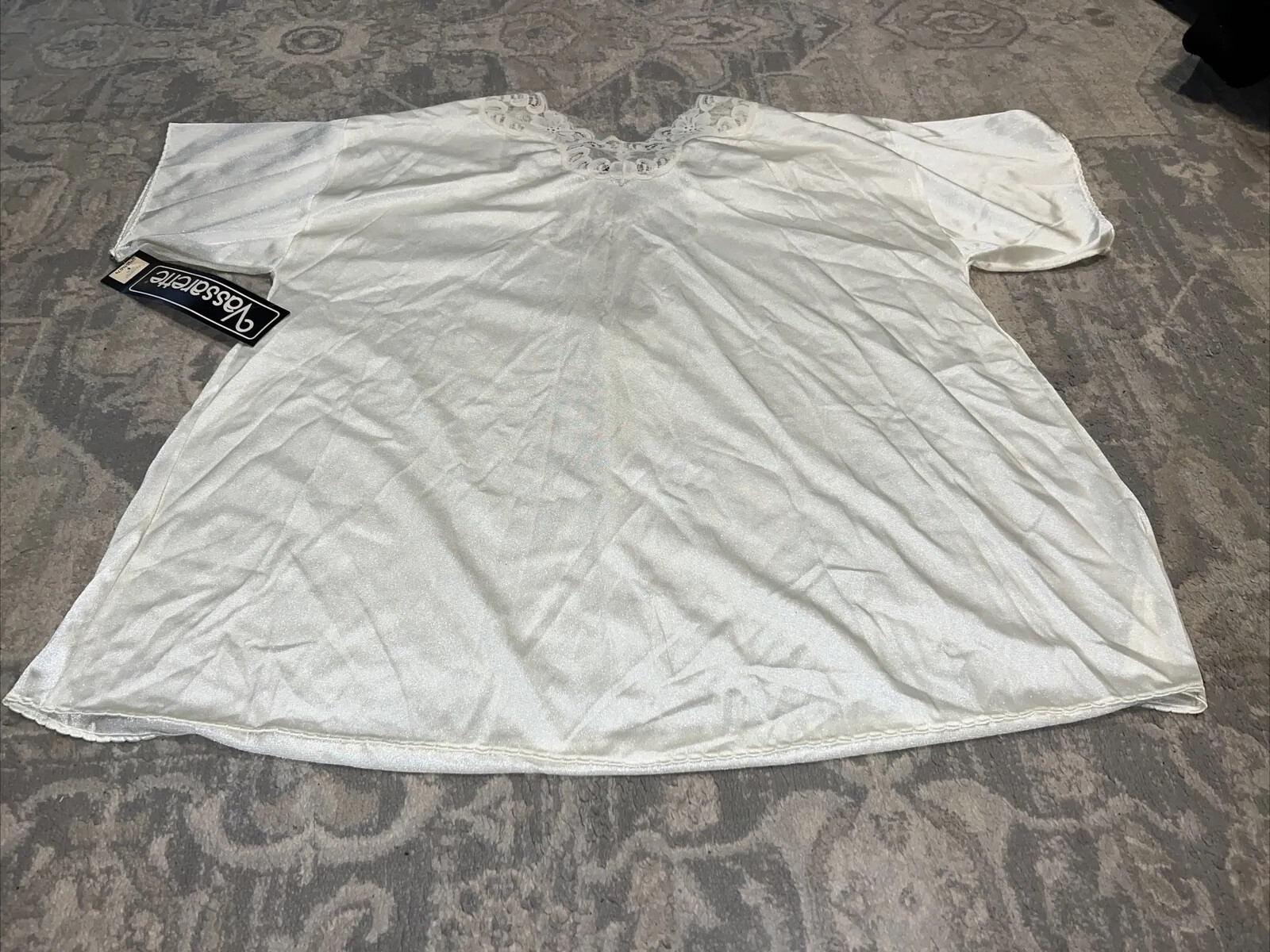 vtg Vassarette Size Medium Underneath-it-All Shirt Pullover V Neck Ivory womens