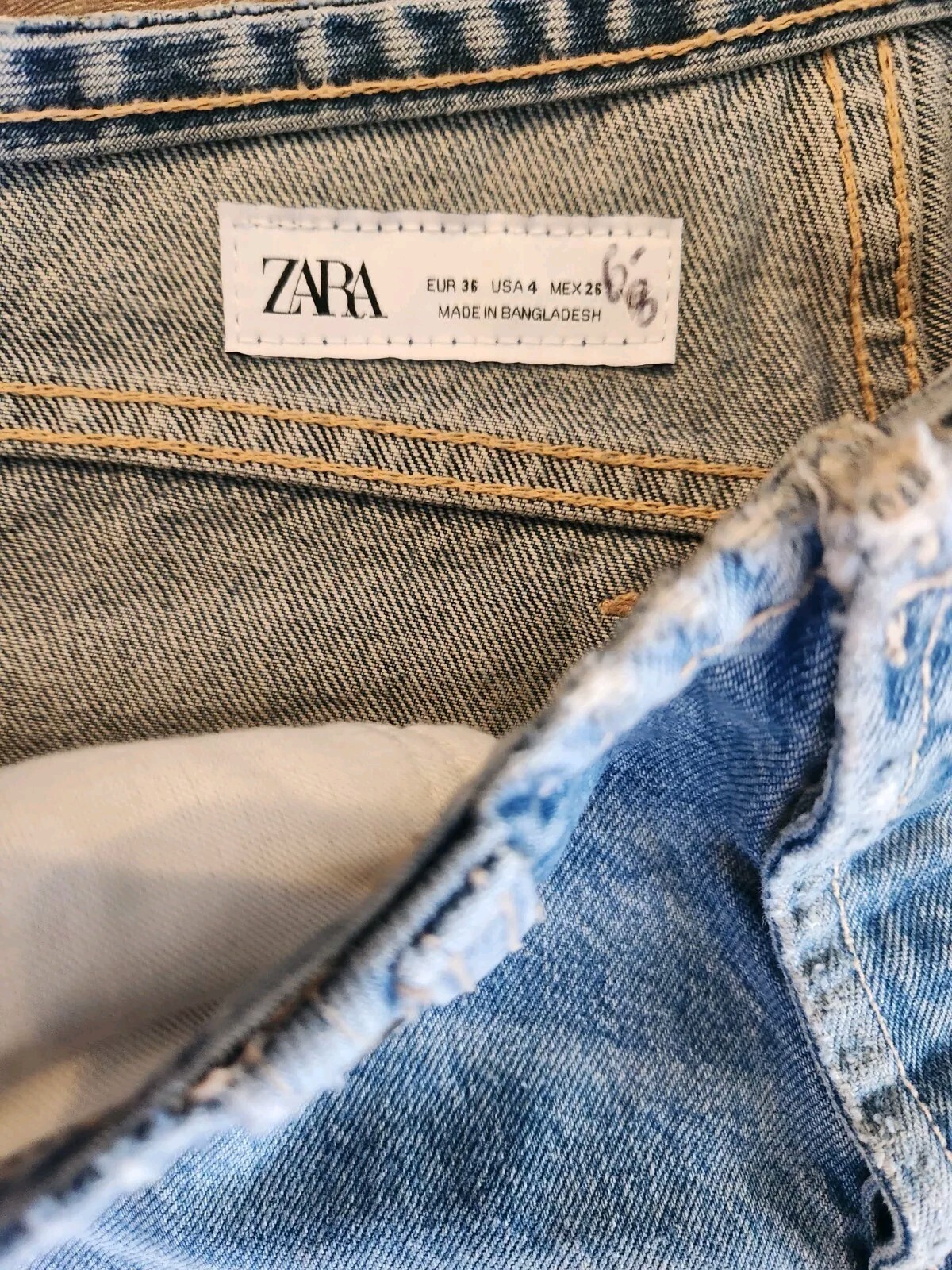 1960&rsquo;s Style Patchwork Distressed Boho Hippie Jeans Button Fly 36.5&Prime; Waist ZARA