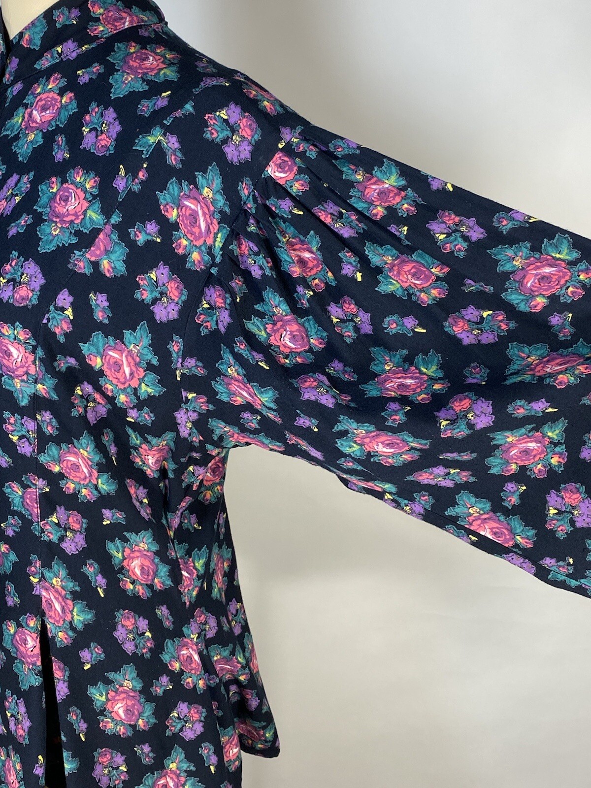 Vintage 1980s-does-VICTORIAN style floral rayon blouse with mutton sleeves PHOOL