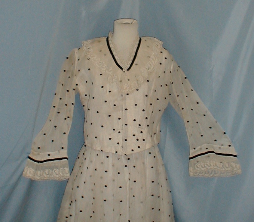 Charming Antique Dress Victorian 1890&rsquo;s White and Black Dot Muslin Lace Trim