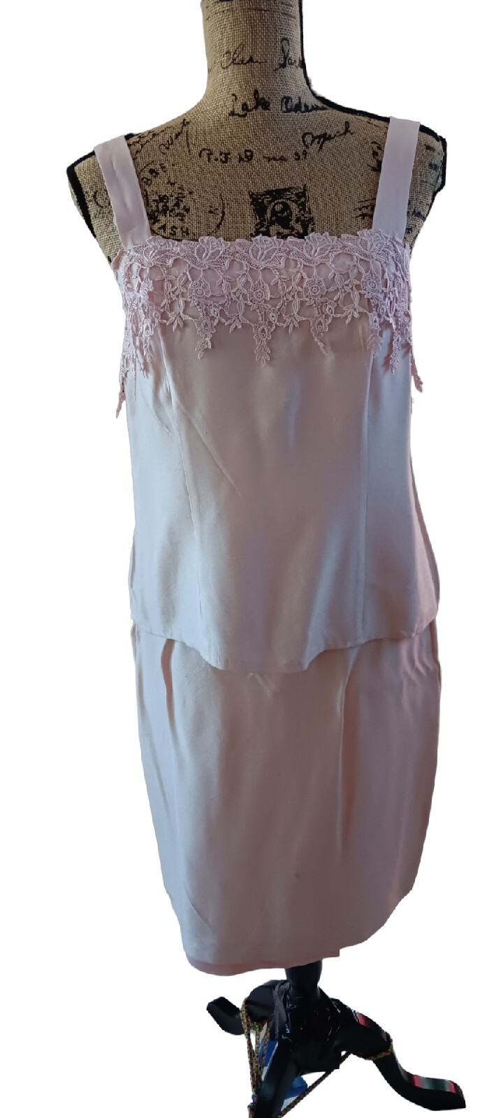 Evanna Women&rsquo;s Floral Applique Pastel Pink 3 Piece Skirt Suit size 10 AA334