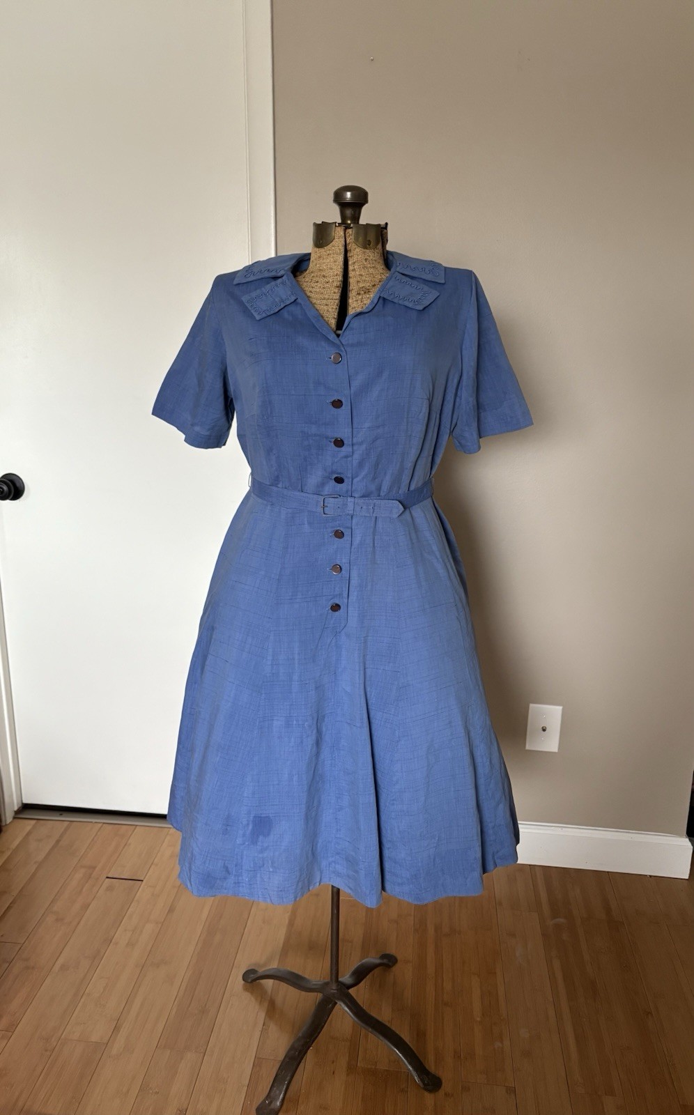 VTG 1950s Blue day/house dress with novelty soutache collar