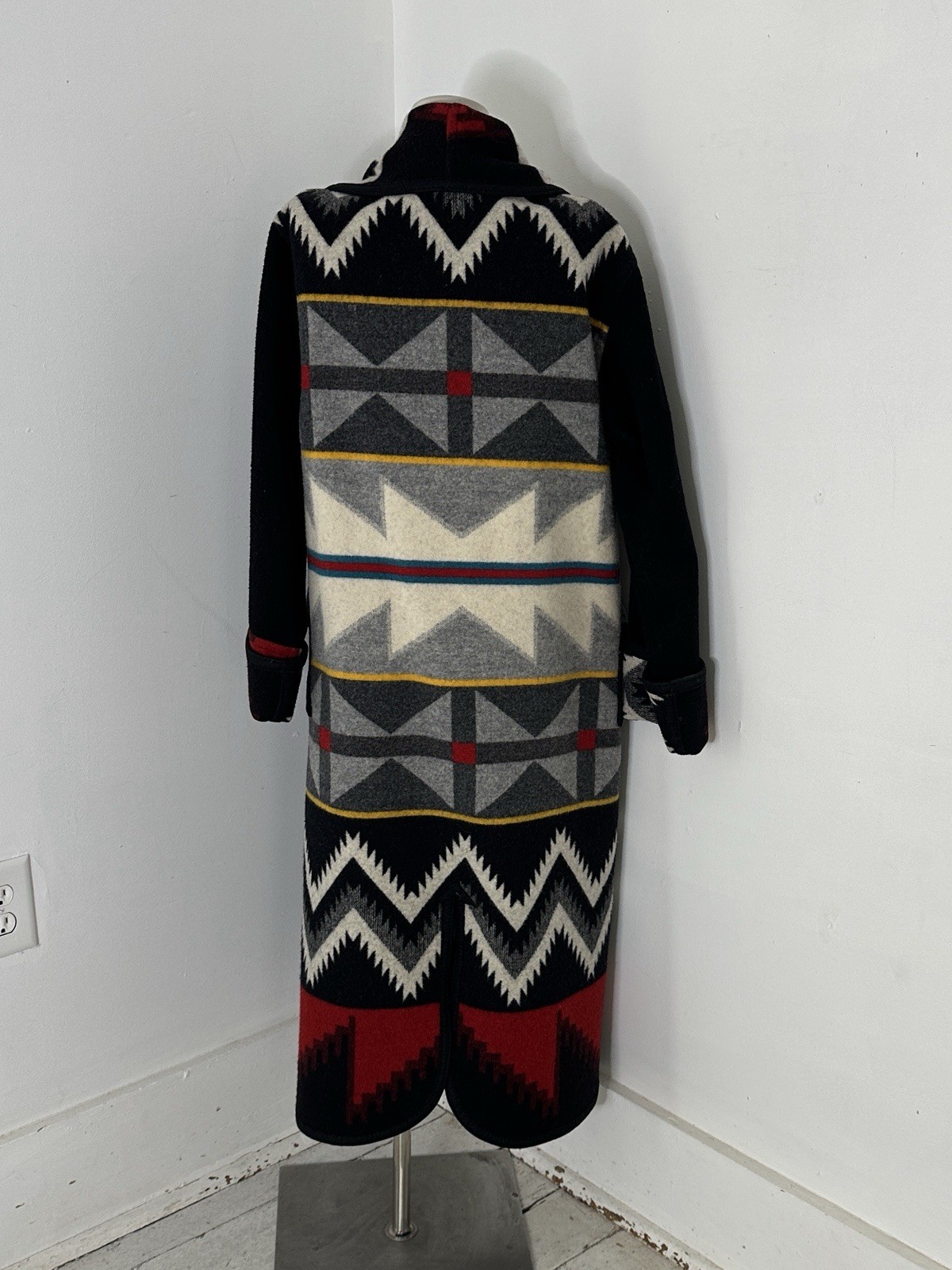 Vintage Reversible Pendleton? Native Pattern Conch Button Coat