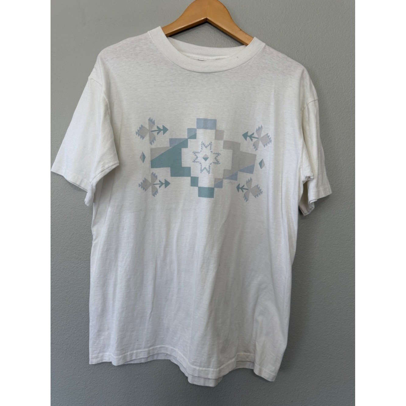 VTG Oneita Women&rsquo;s White Short-Sleeve Graphic Tee XL Light Blue Tribal Motif