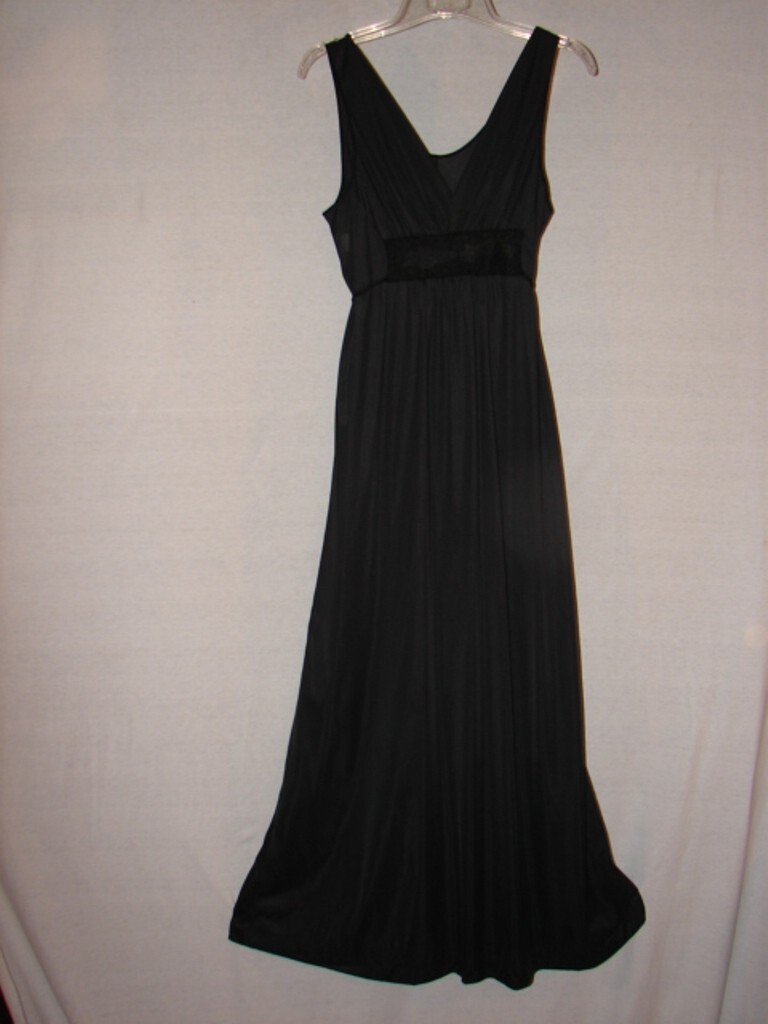 Vintage Tensheen Black Nightgown gorgeous timeless design size M Gown