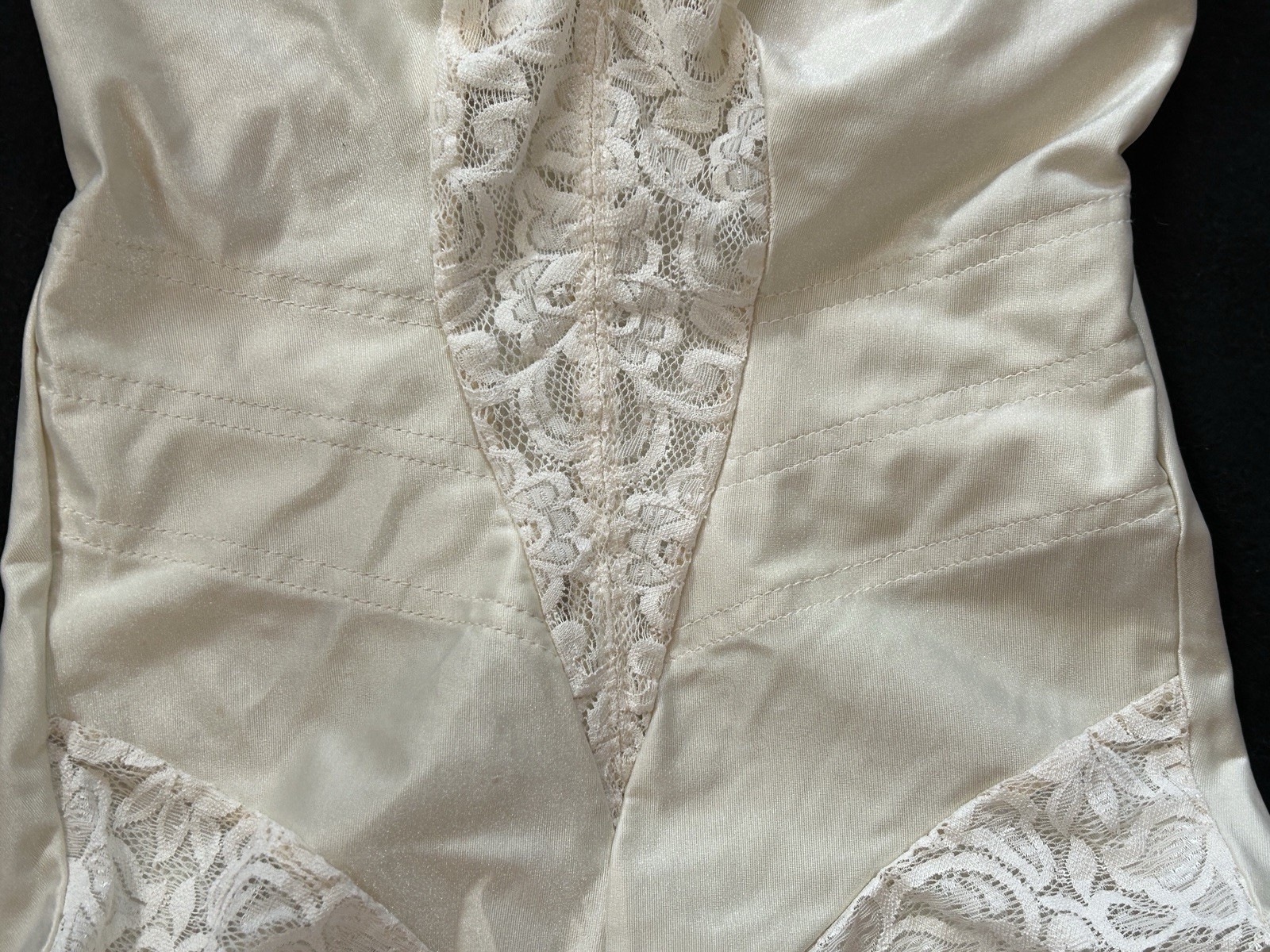 Vtg CROWN-ETTE 7917 Satin Lace Underwire Teddy Bodysuit Shapewear 38B Ivory