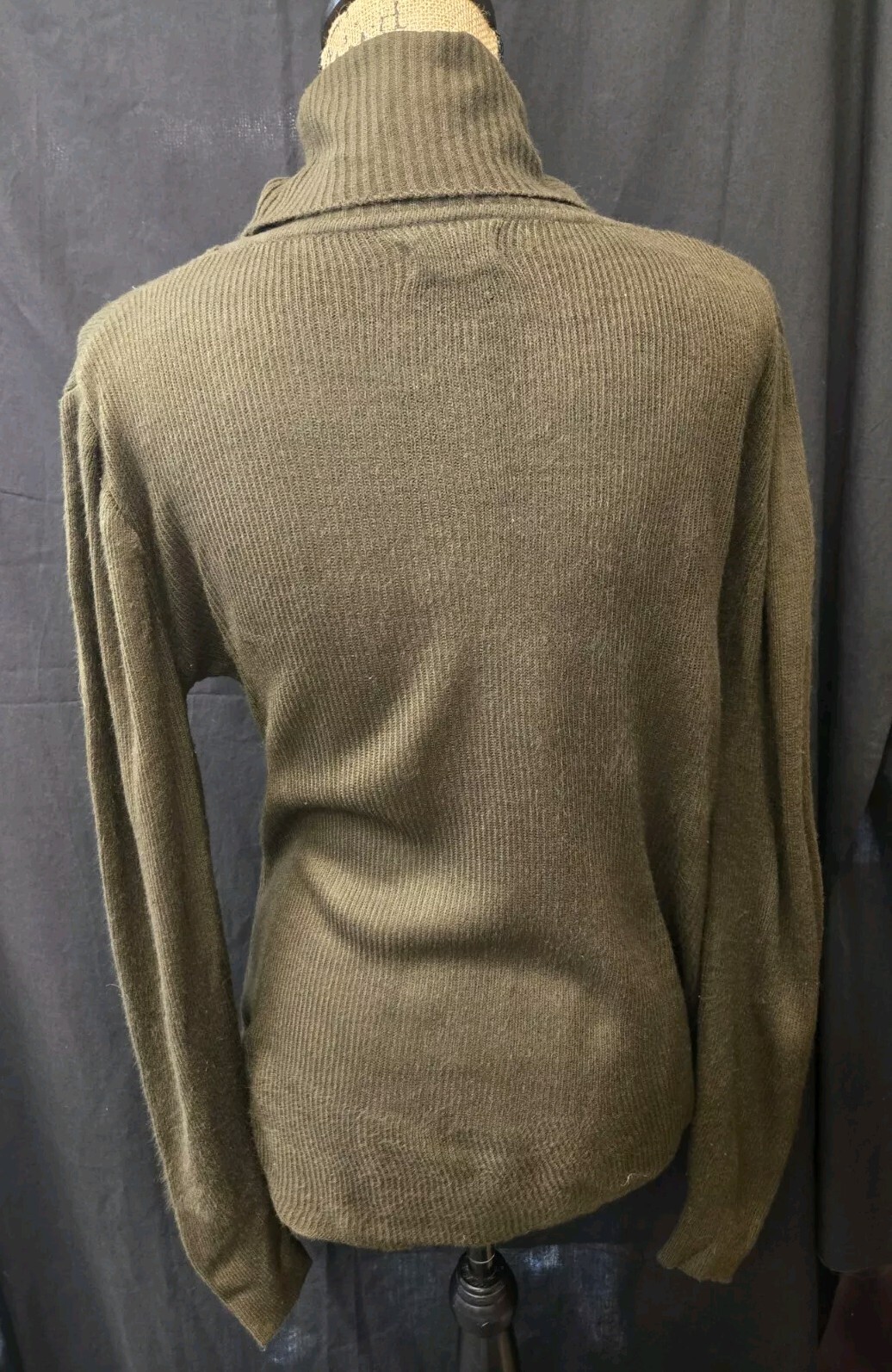 Vintage Hand Loomed Hand Full Fashioned 100% Acrylic Sweater Turtleneck Size L