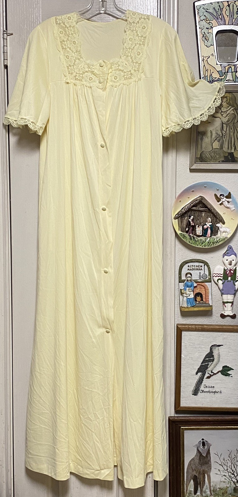 Vintage LORRAINE 100% Nylon 1970s Pastel Yellow S Long Robe