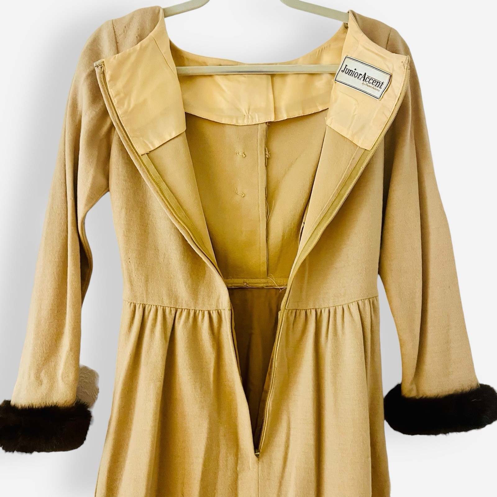 Vintage Junior Accent Jack Adams Tan Babydoll Dress Women’s Sz 10 Black Fur READ