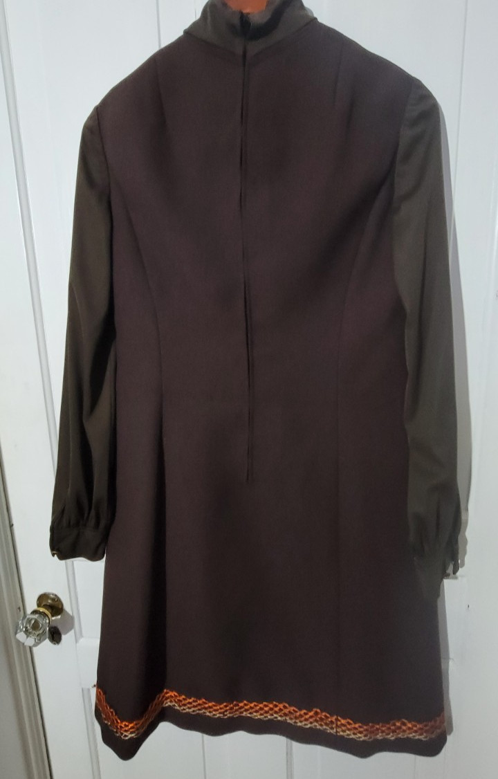 70s Mod Vintage A-Line Shift Turtleneck Long Sleeve Dress Embroidered Poly Med