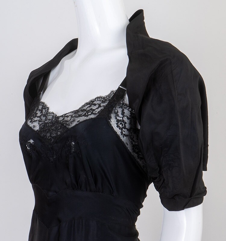 1950s Black Satin Vintage Shrug Shoulder Wrap Rayon On Or Off the Shoulder Sm-M