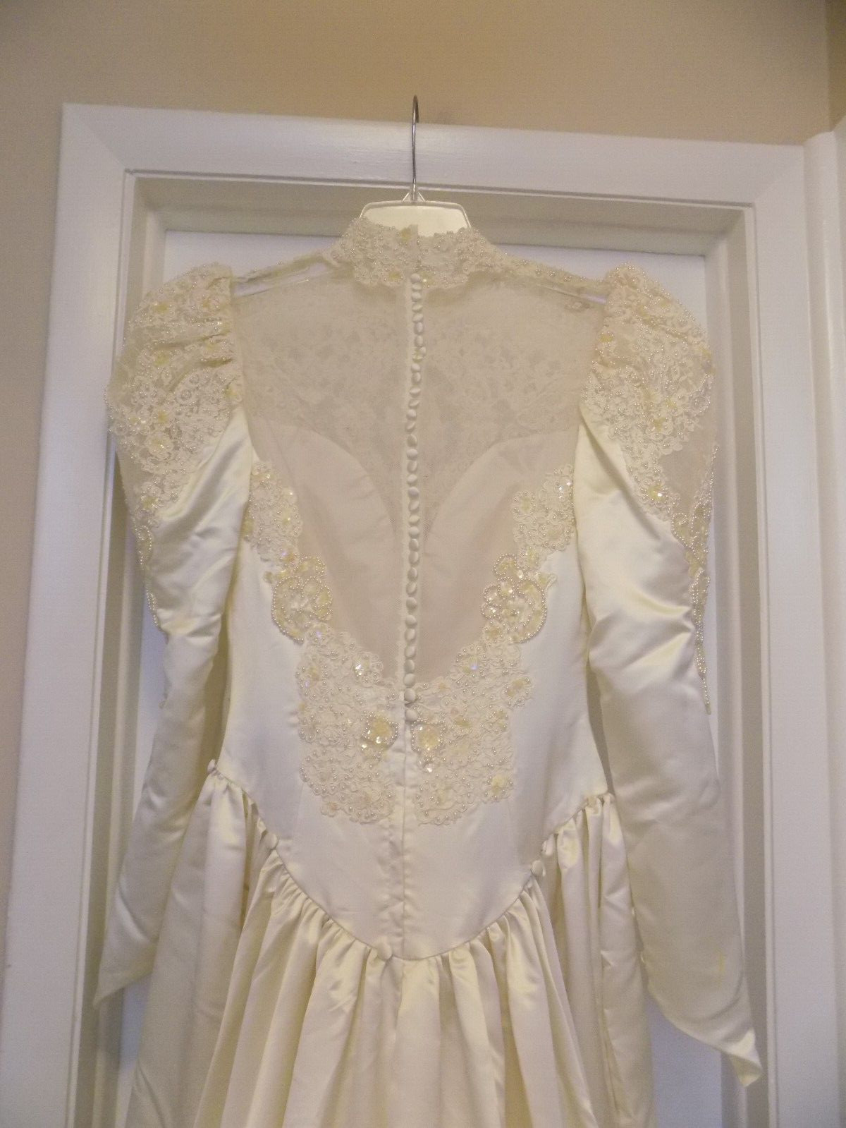 Vintage Demetrios For IIisa Size 12 Wedding Gown See All Photos & Description