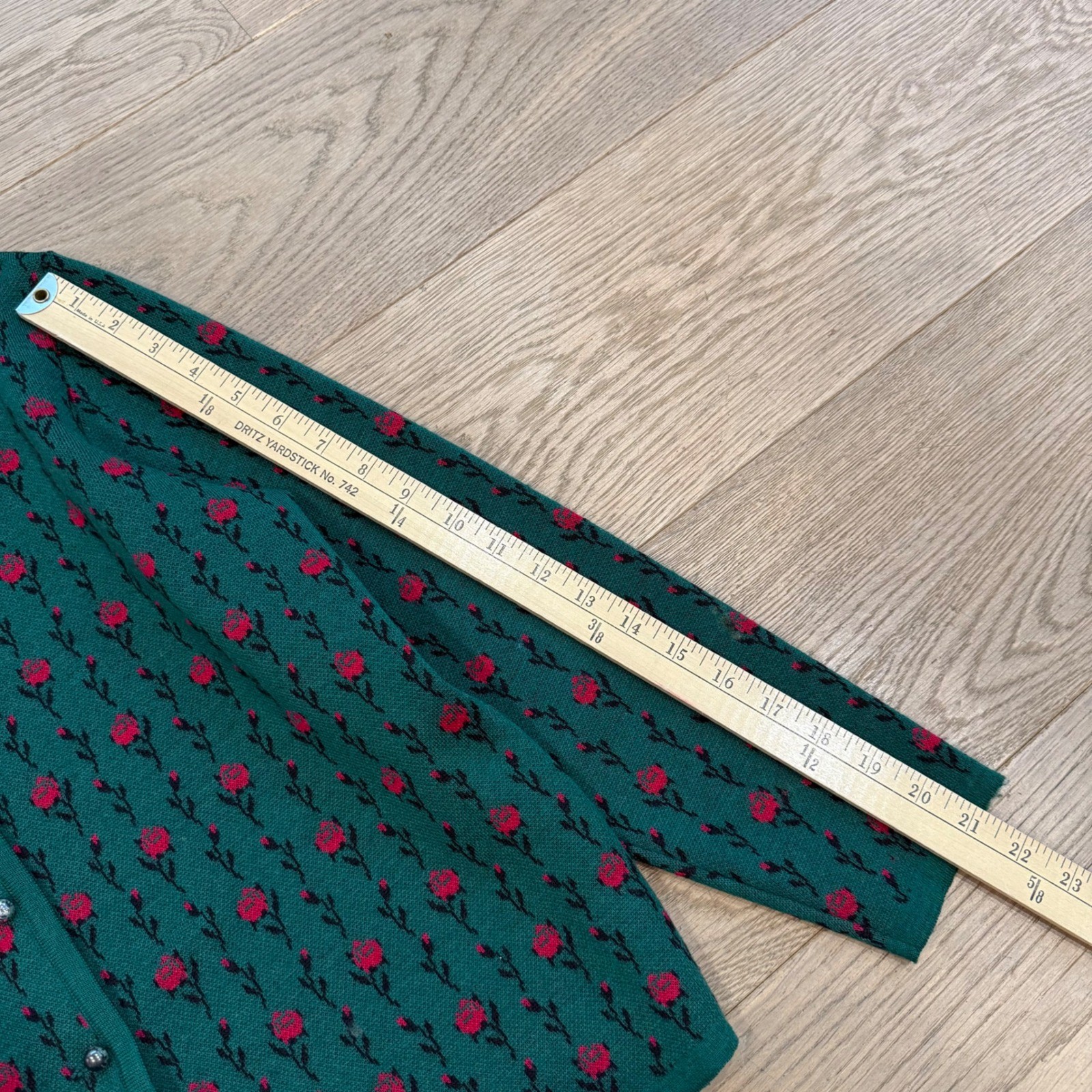 Strickmeister Austria Vintage Wool Cardigan Green Red Floral Rose Button Front