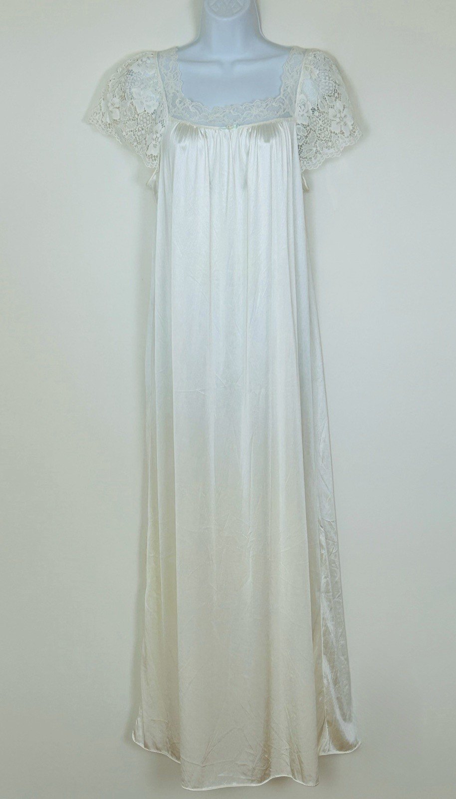 Vintage Val Mode Long Nightgown Nylon Lingerie Ivory Lace Rosebud Romance 70&rsquo;s M