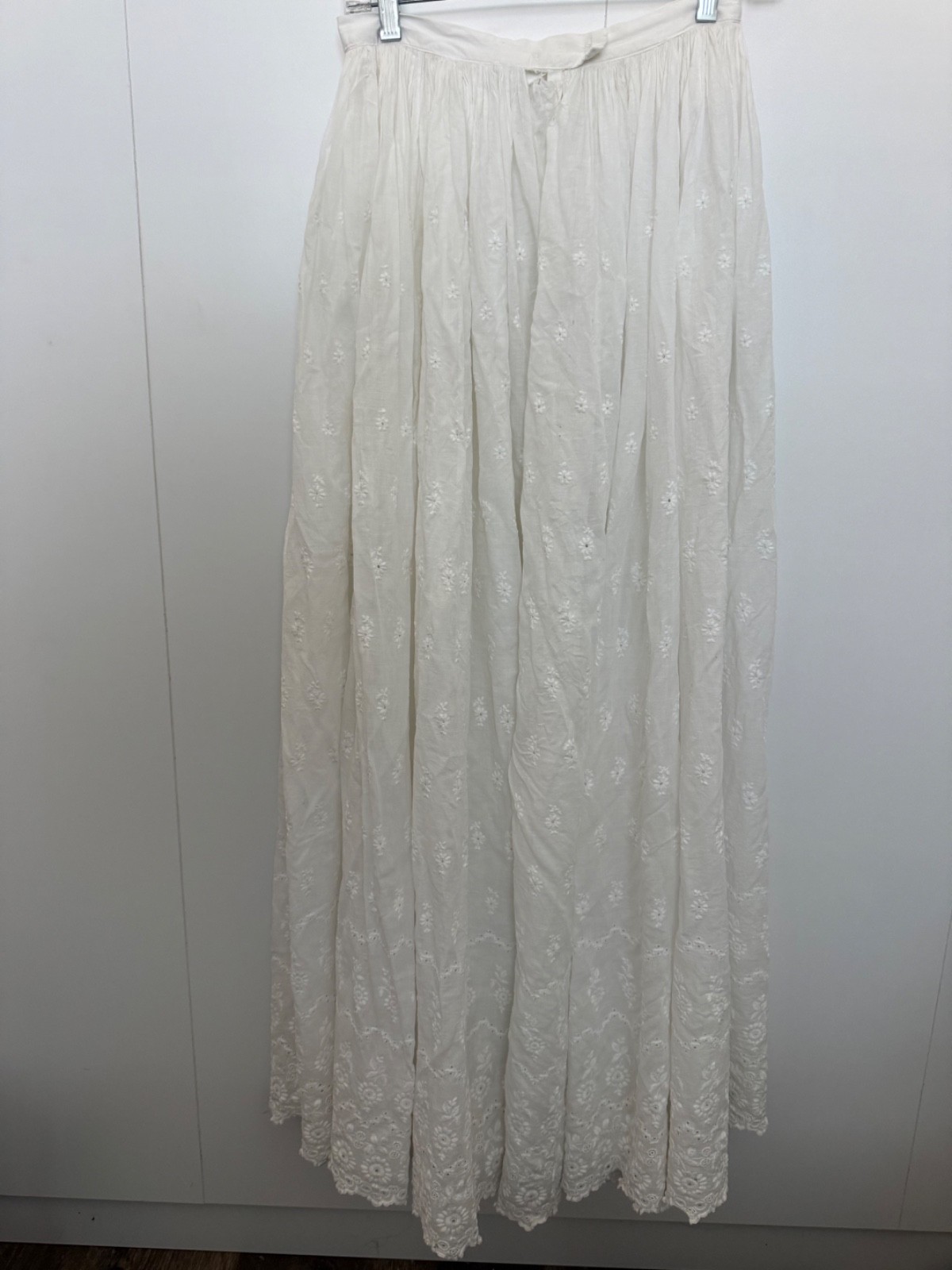 Antique Victorian White Eyelet Embroidered Cotton Petticoat Skirt 41&Prime; Long