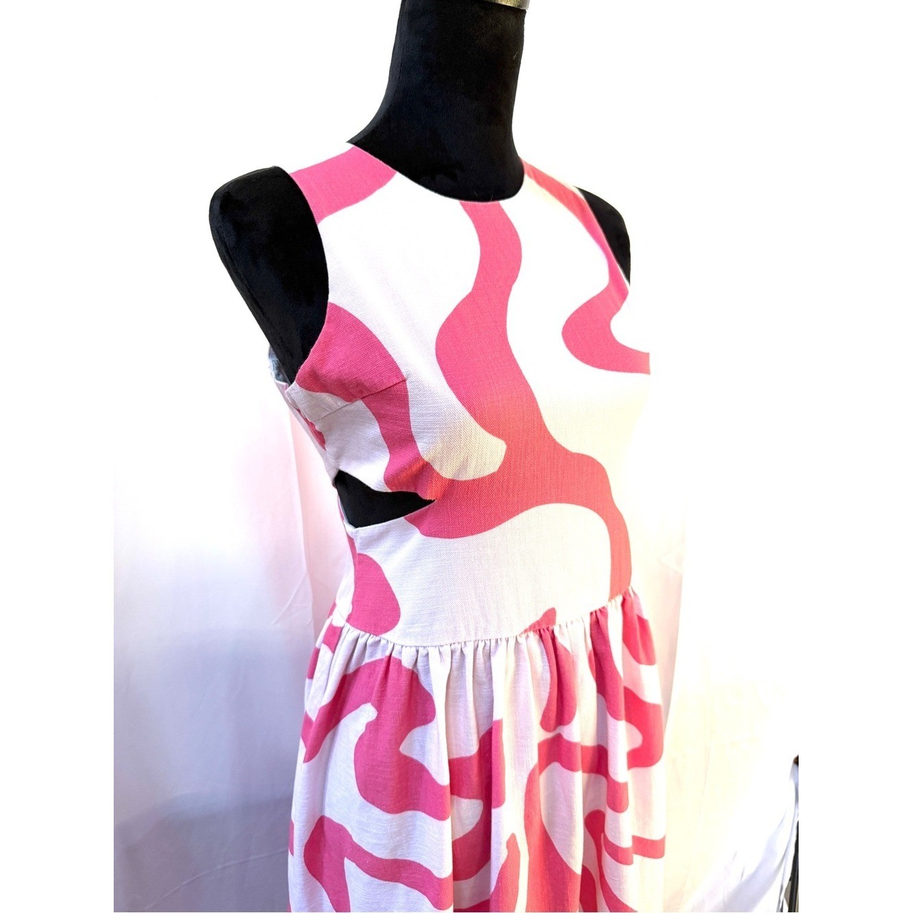 Urban Revivo Side Cutout Pink on Pink Graphic Swirl Retro Midi Dress, Size 4