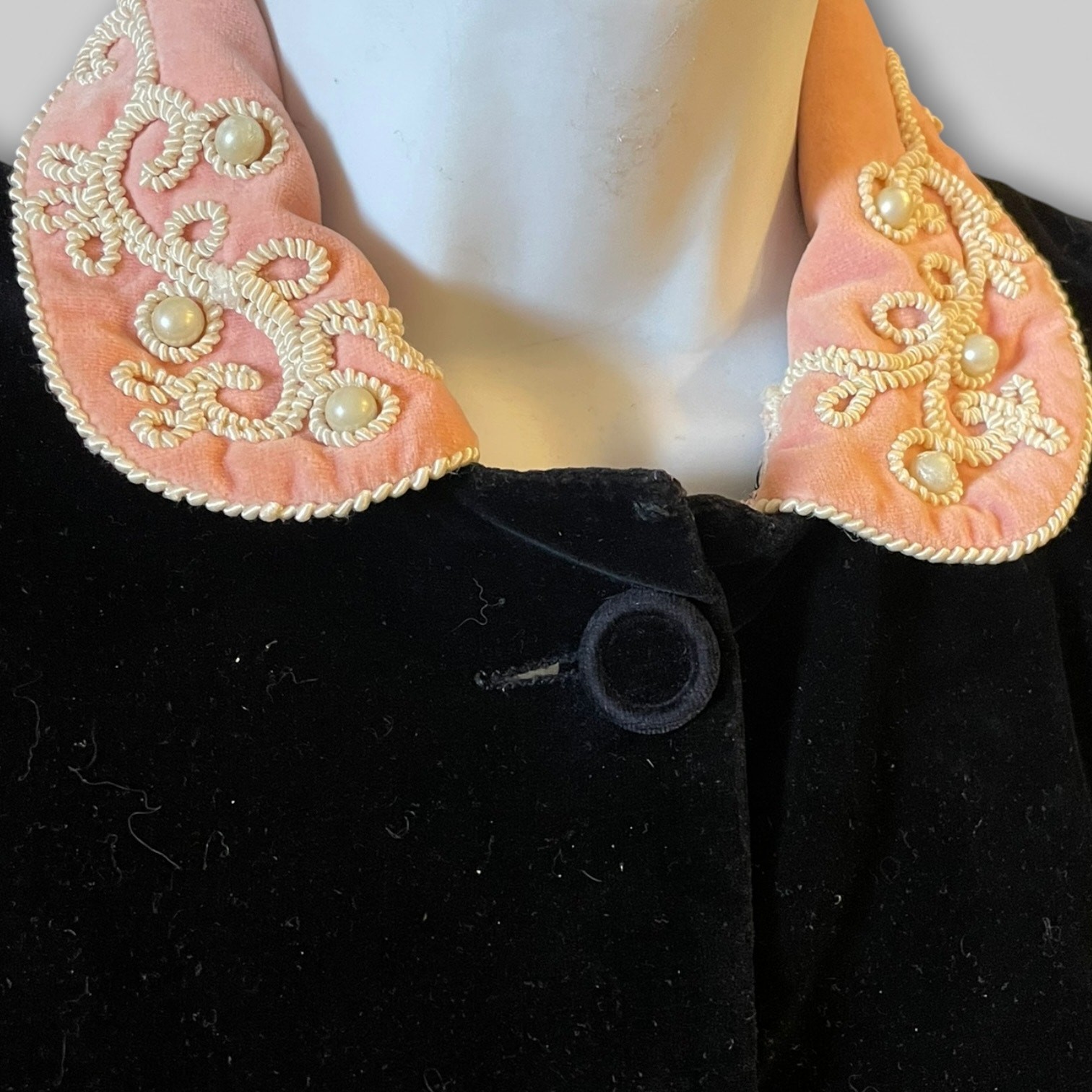 1940s Junior House Milwaukee Black Velvet Jacket Peach Embroidered Collar