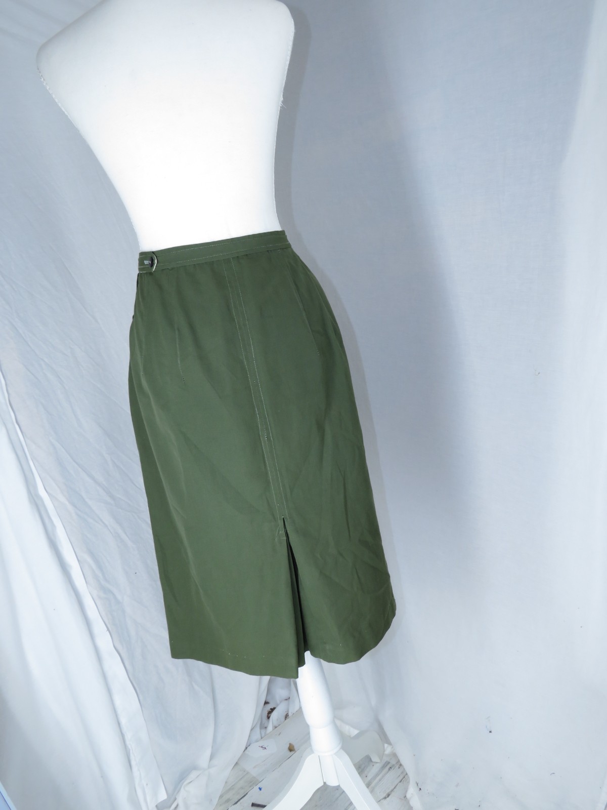 Vintage Union‑Made Olive Green Button‑Front Skirt 14.5” Waist, 26” Length, Retro
