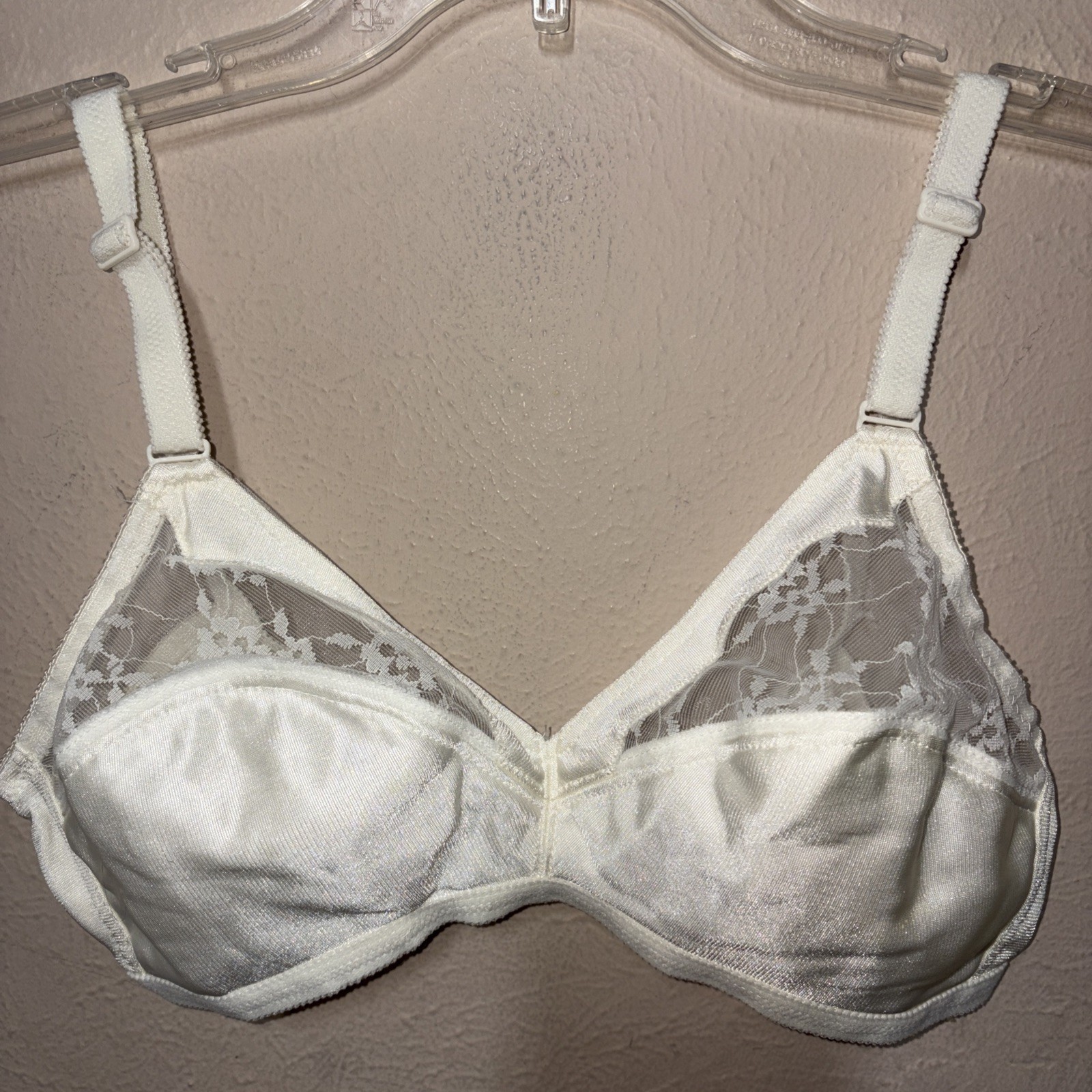 Vintage Flexees Delectables Bra 36C White Style 1631 Soft Cup Wireless