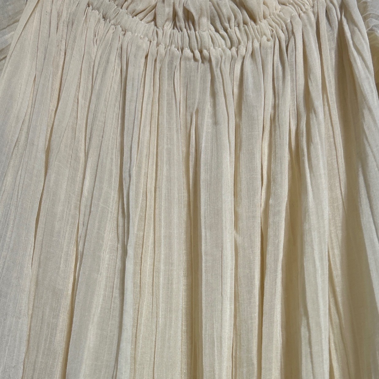VTG Split Shoulder Sheer Ruffled Night Gown Cream Women&rsquo;s 16&Prime; Wide 48&Prime; Long