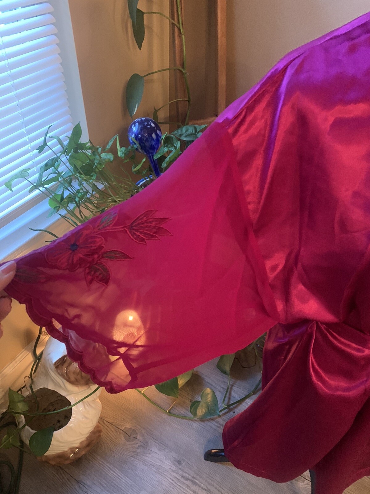 VTG Val Mode Satin Wrap Robe ROMANTIC MOODS Sheer Chiffon Sleeves Appliqué Sz M