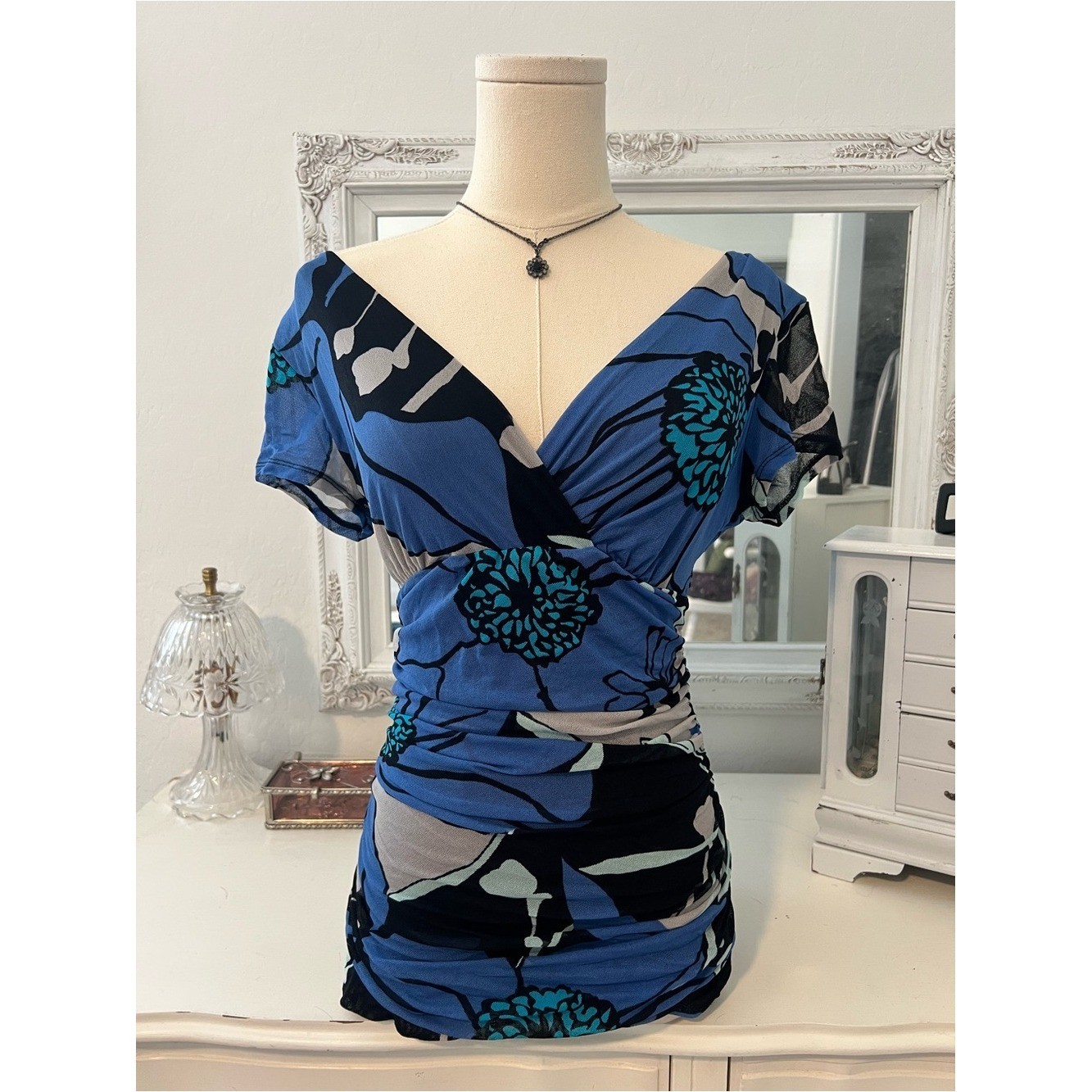 vintage blue floral print babydoll short sleeve top with ruched sides