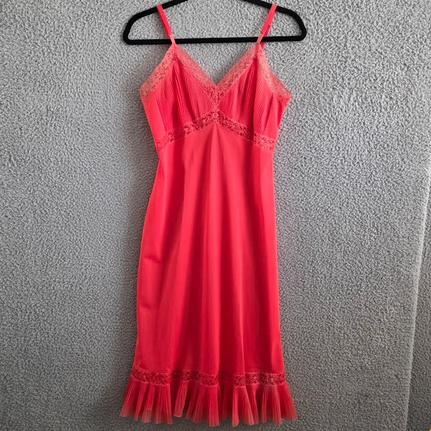 Vintage Lorraine Full Slip Dress Lingerie Size 34 Salmon Silky Nylon Lace Trim