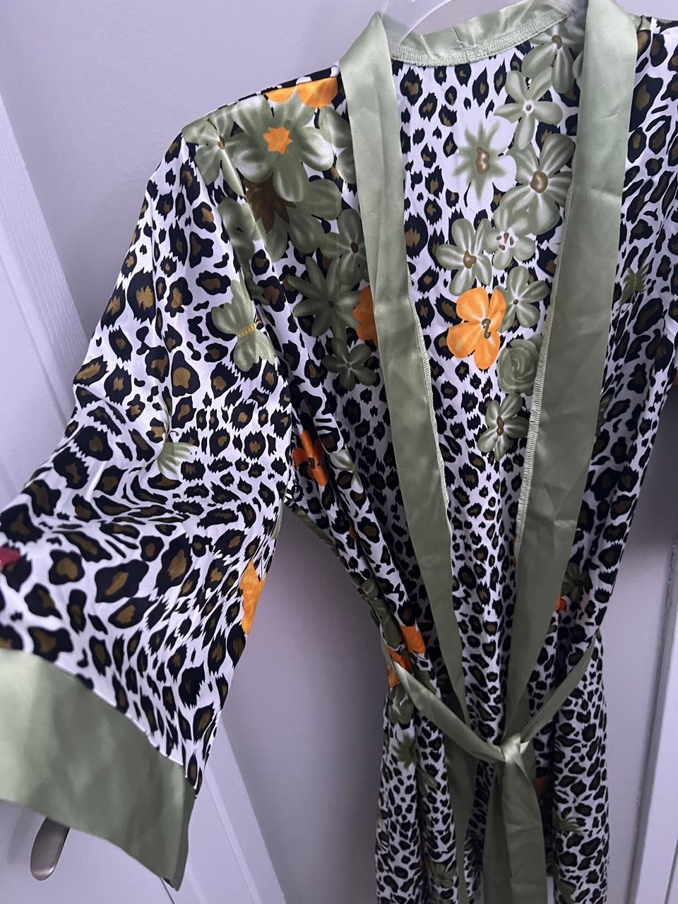 Luxury 2-Piece Satin Nightgown & Short Robe Set Size M | Animal Print Floral