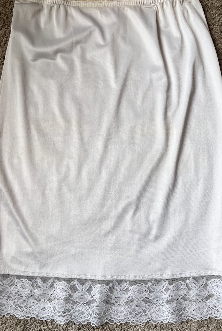 Woman’s Vintage Jc Pennys Skirt Slip With Lace Trim Size Medium 12-14
