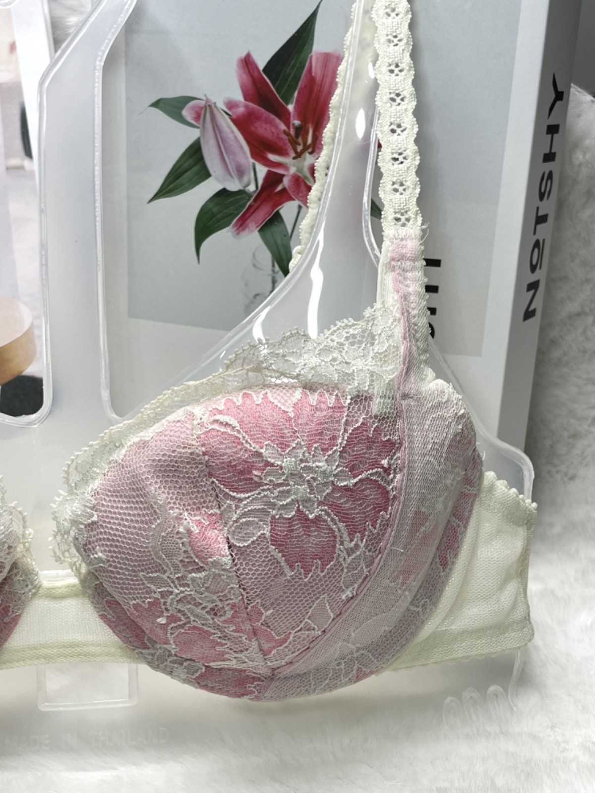 VTG WACOAL Pink Lightly Lined Soft Cup 30B Nylon Lace Underwire Bra Back Closure