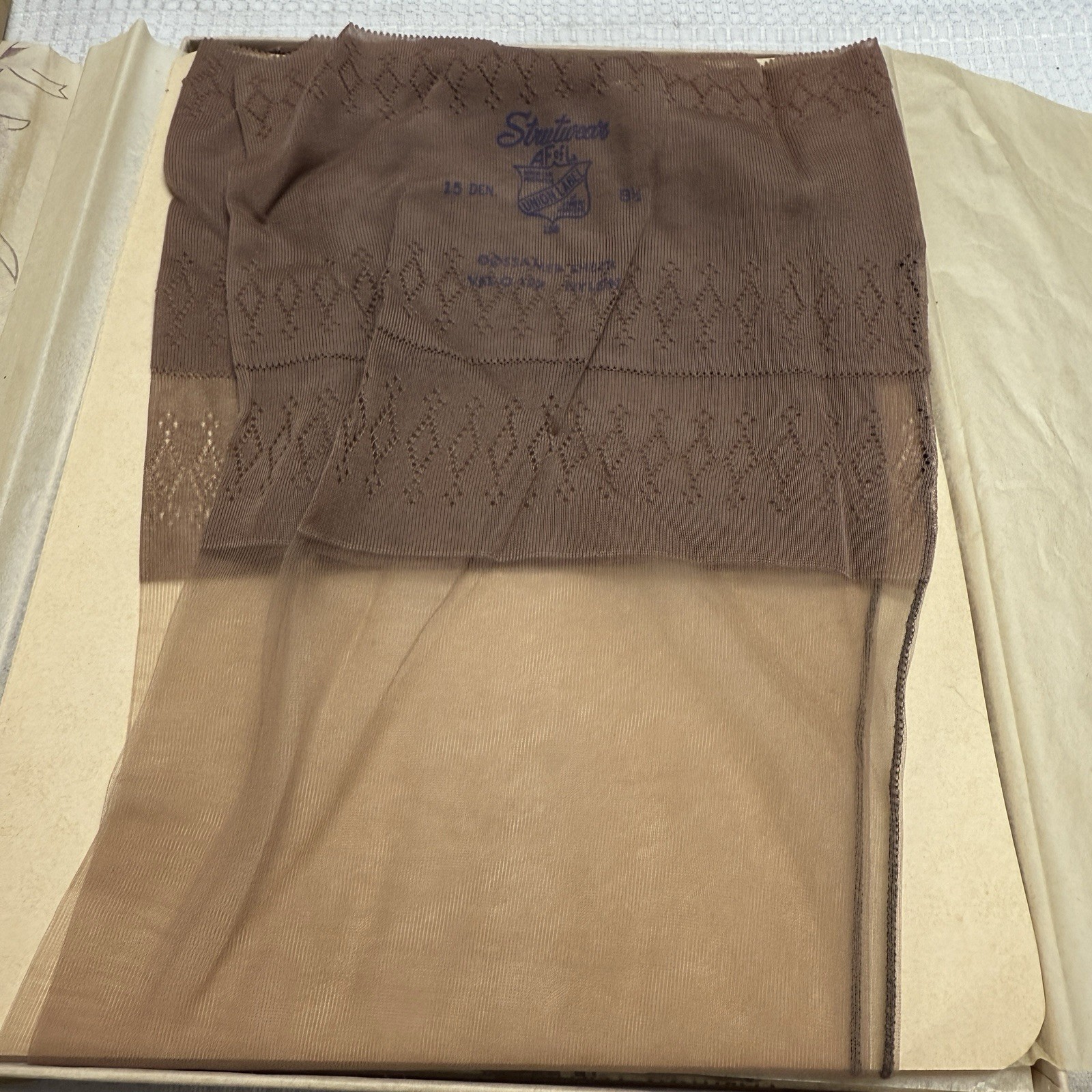3 Pairs Vtg 50s Strutwear +217 Medium Taupe 8.5 Nylon Stockings Seams New 1 Box