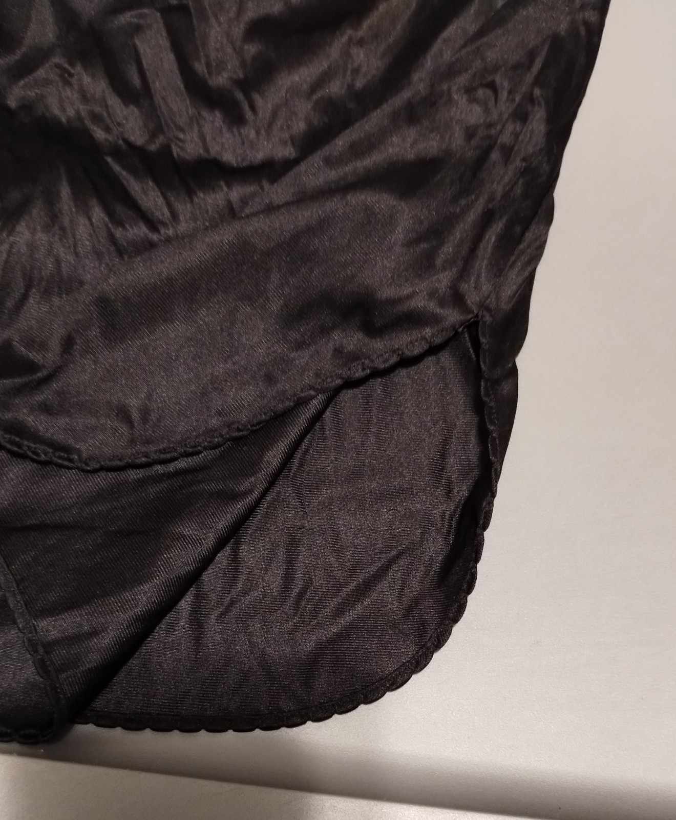 VINTAGE LARGE BLACK VANITY FAIR HALF SLIP-18&Prime; INCHES-NYLON-USA MADE-SIDE SLITS