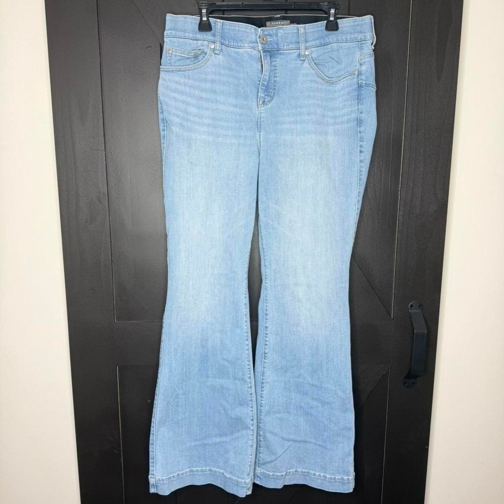 Torrid Light Wash Bombshell Flare Jeans Plus Size Retro Y2K Stretch Denim Fall