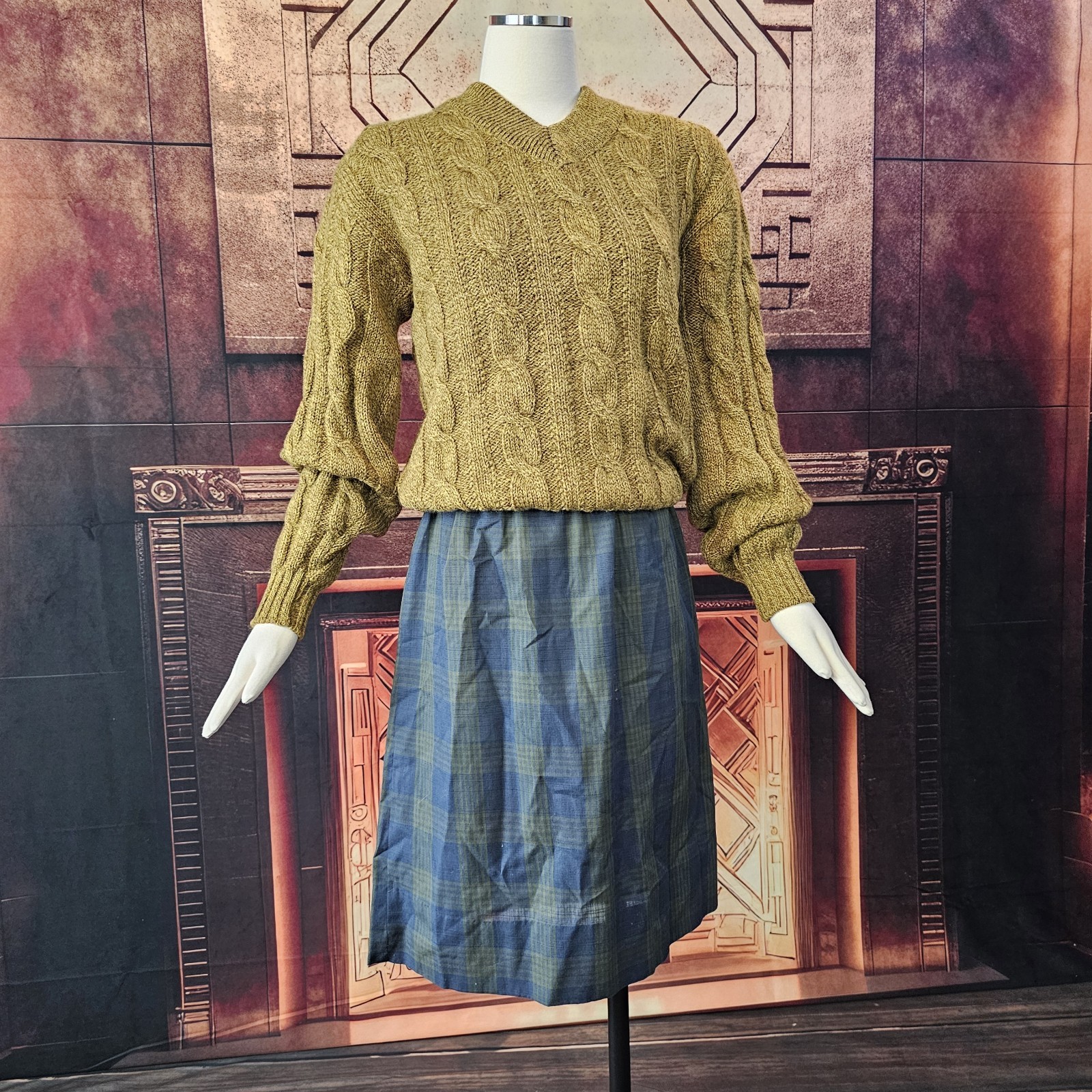 Vintage 1970s Sweater Pullover Cable Knit Mustard Yellow Wool Jantzen V-neckline