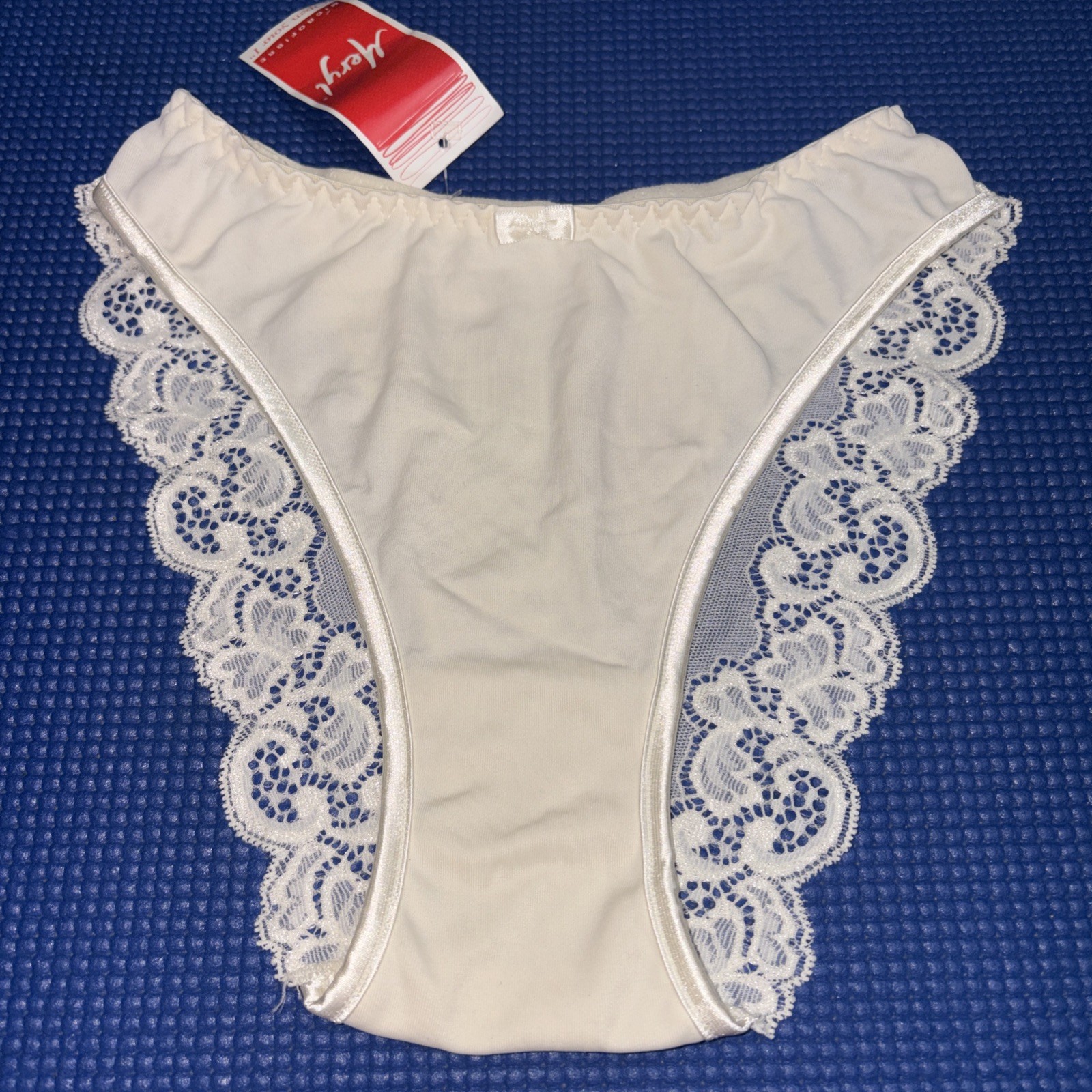 Vintage NWT Meryl Lilly Ivory Lace Hi-Cut pantie Italian size small bow