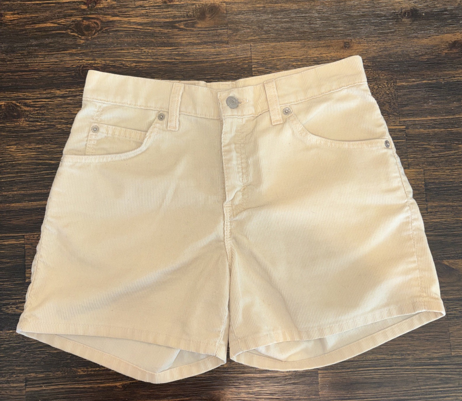 Vintage 90s Levi’s 941 Orange Tab Corduroy Shorts Made In USA Regular Fit Sz 6