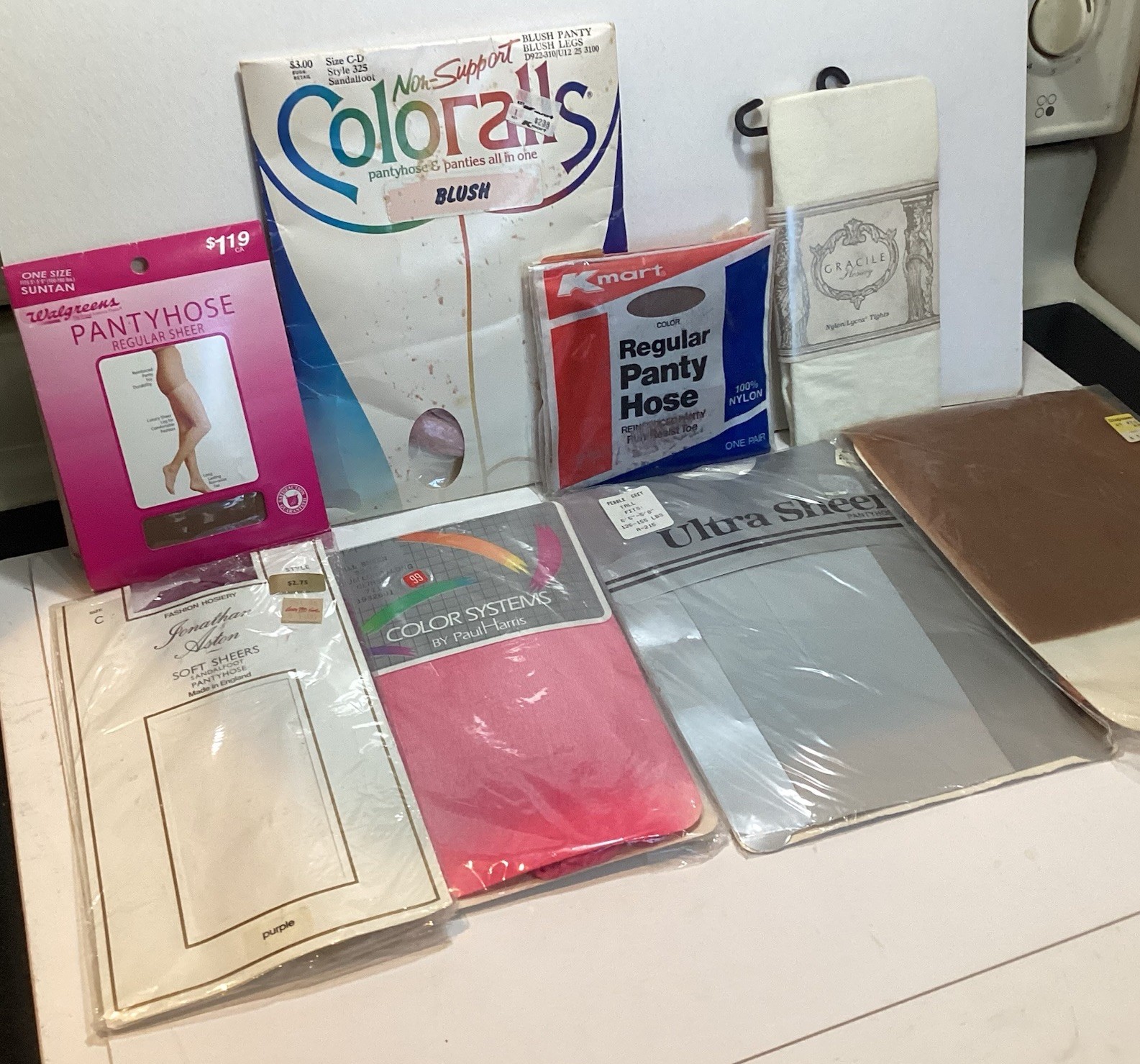 VTG LOT OF 8 PAIRS OF NOS STOCKINGS PANTYHOSE VARIOUS SIZES, COLORS & BRANDS