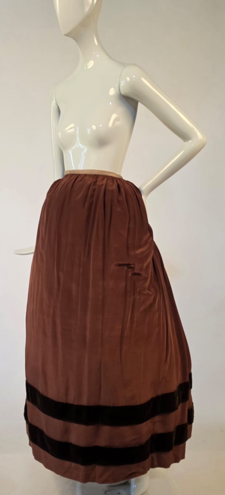 VICTORIAN 19TH C BROWN SILK SKIRT W SILK VELVET STRIPE BOTTOM