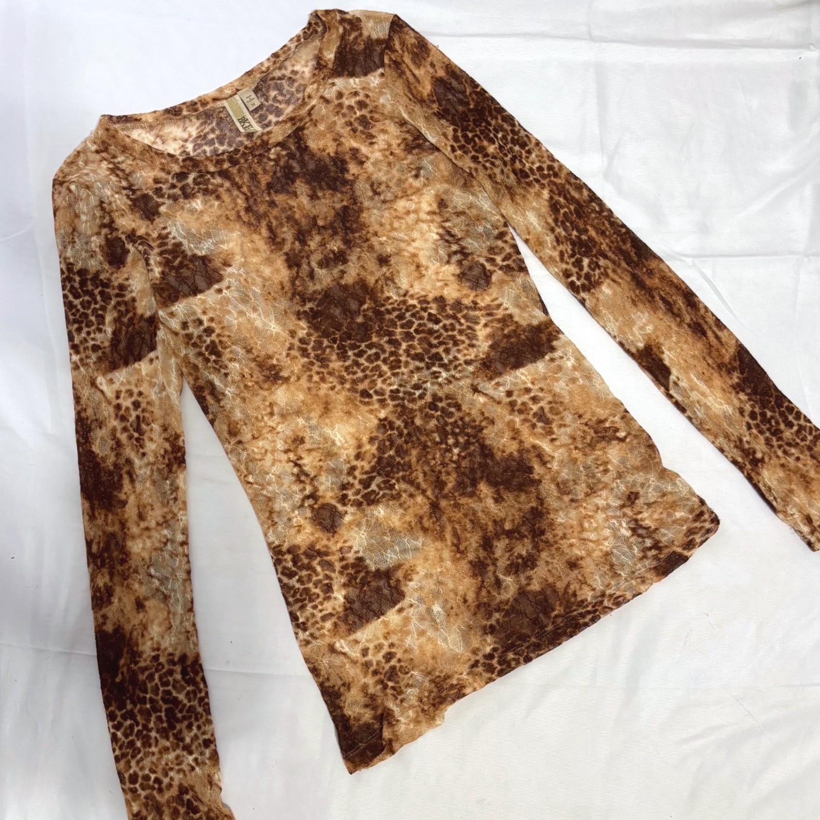 BKE Stunning vintage Y2k long sleeve sheer top with leopard print design
