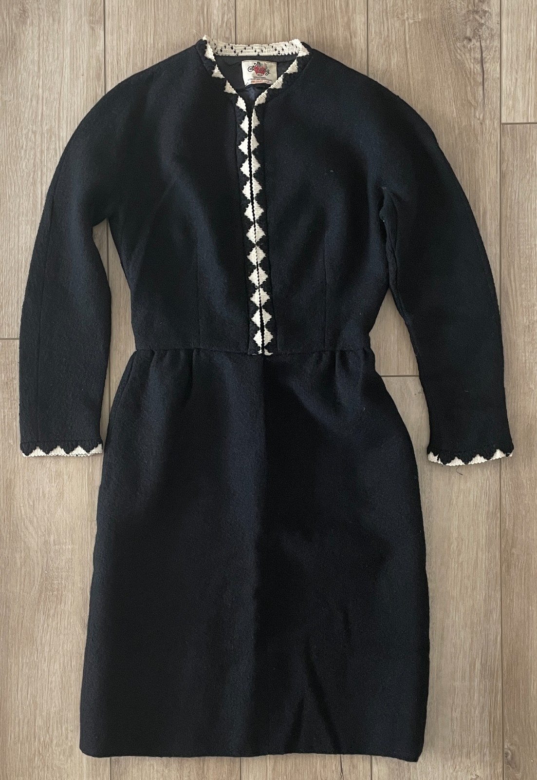 Vintage 1960s Lanz Original Tailored Long Sleeve Black Wool Dress-Women&rsquo;s XS/S
