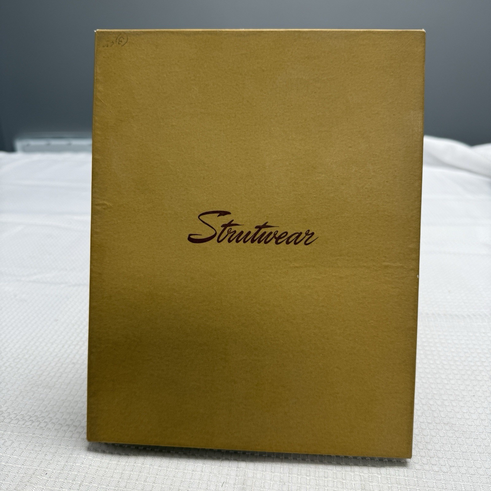 3 Pairs Vtg 50s Strutwear +217 Medium Taupe 8.5 Nylon Stockings Seams New 1 Box