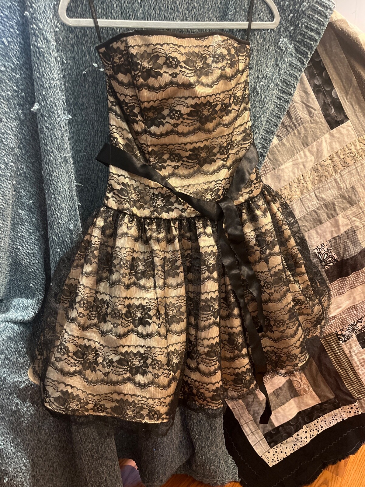 Jessica McClintock For Gunne Sax – Black and Gold Cocktail Dress – 5/6