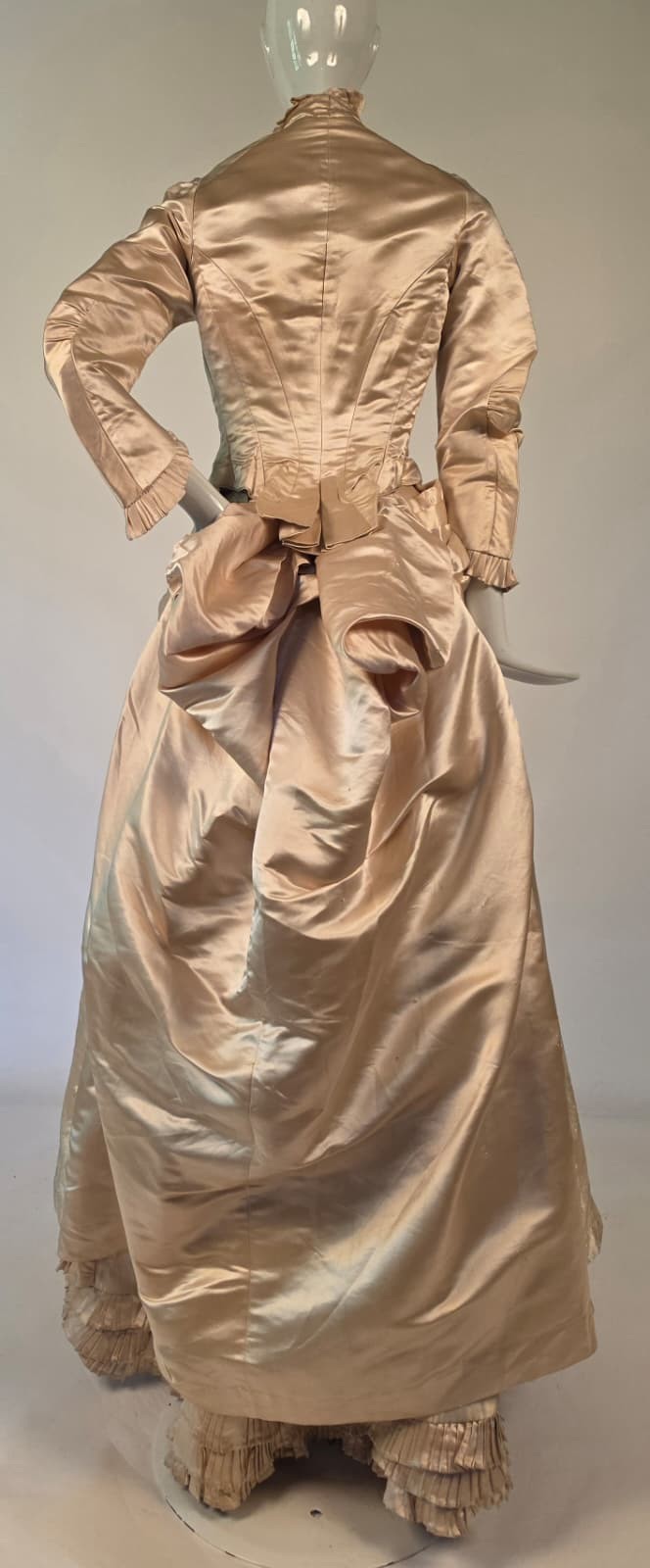 VICTORIAN 1880’S 2 PC ROSE PATTERN SILK BROCADE BUSTLE WEDDING DRESS W TRAIN