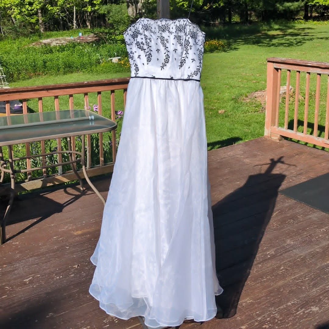 Vintage De Laru Sheila Yen White Gown Dress Sz 7/8 1990&rsquo;s Y2K 2000&rsquo;s Prom Formal